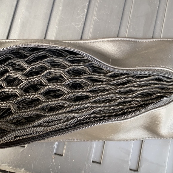 Lexus RX trunk liner mat and cargo net - Picture 2 of 3